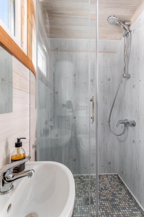 Willa Tiny House With Terrace Flåm Zewnętrze zdjęcie