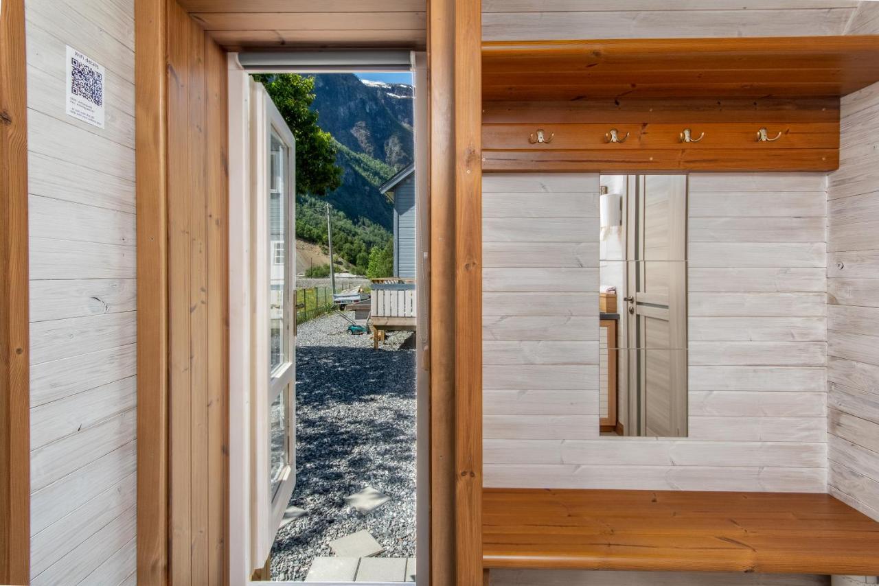 Willa Tiny House With Terrace Flåm Zewnętrze zdjęcie